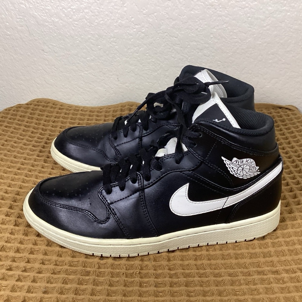 Nike Air Jordan 1 Retro Mid Mens Sz 9.5 Black White Shoes Sneaker 554724-038